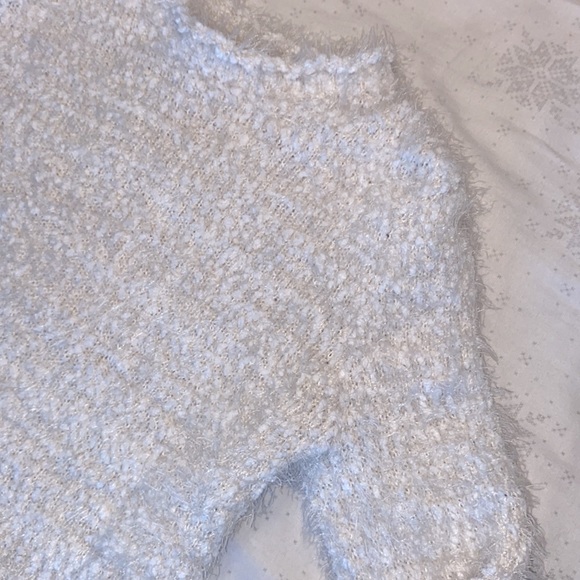 Off white fuzzy Forever 21 sweater - Picture 2 of 3